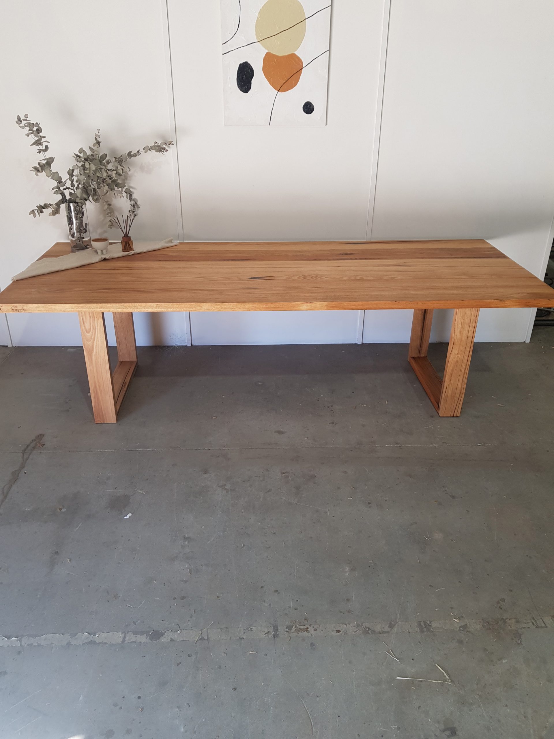 The Simpson Dining table